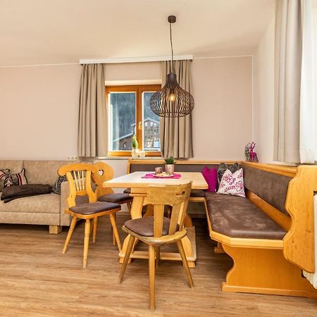 Herzerl-Chalet Appartements Флахау Экстерьер фото